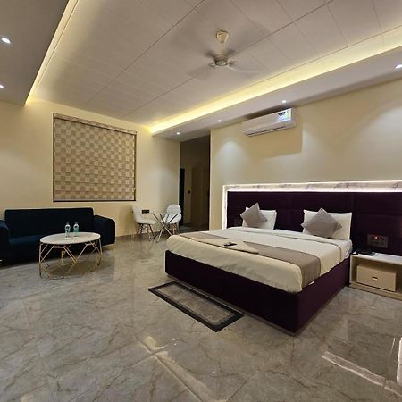 Hotel The Glass House Greater Noida Exteriér fotografie