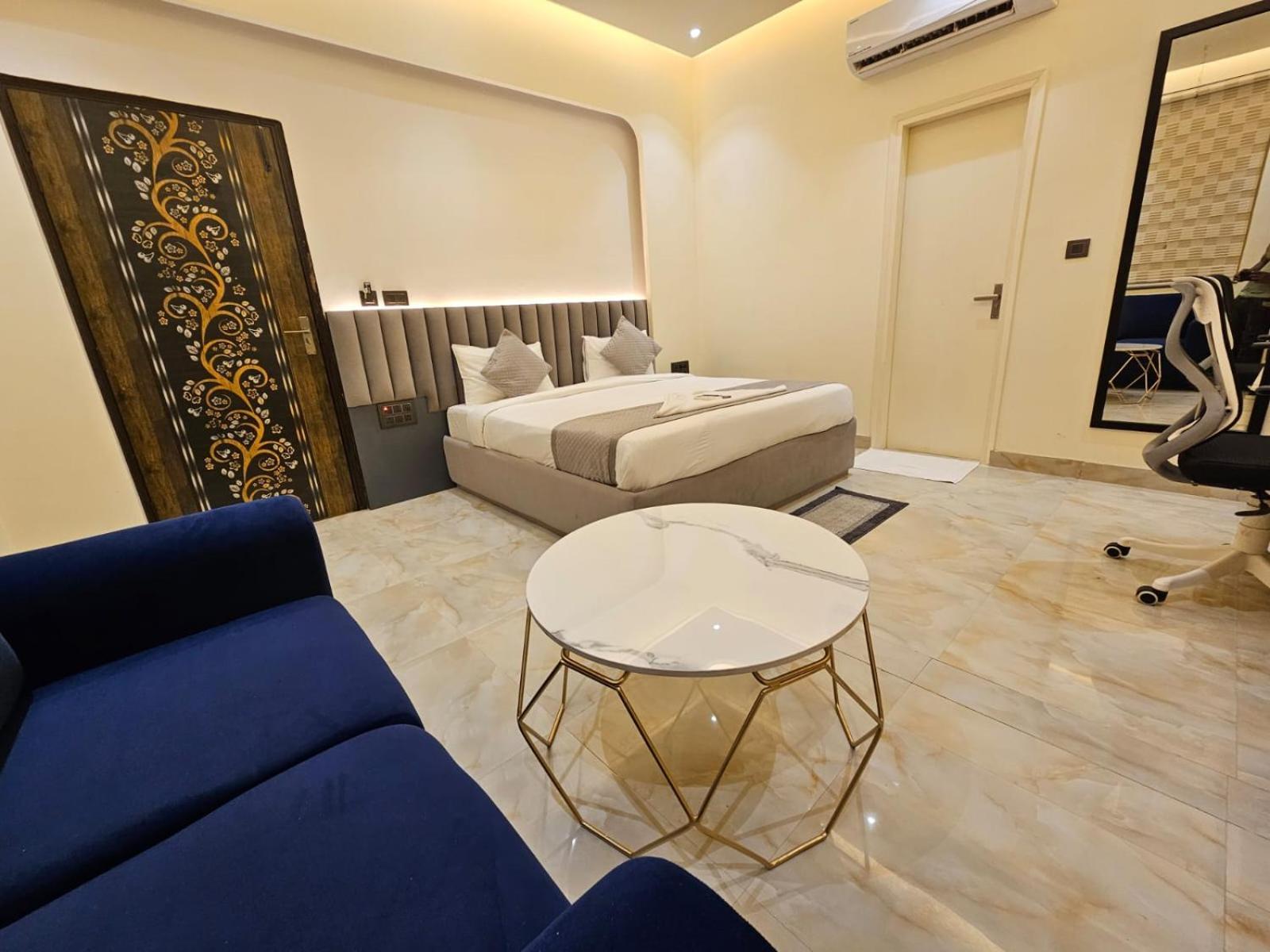Hotel The Glass House Greater Noida Exteriér fotografie