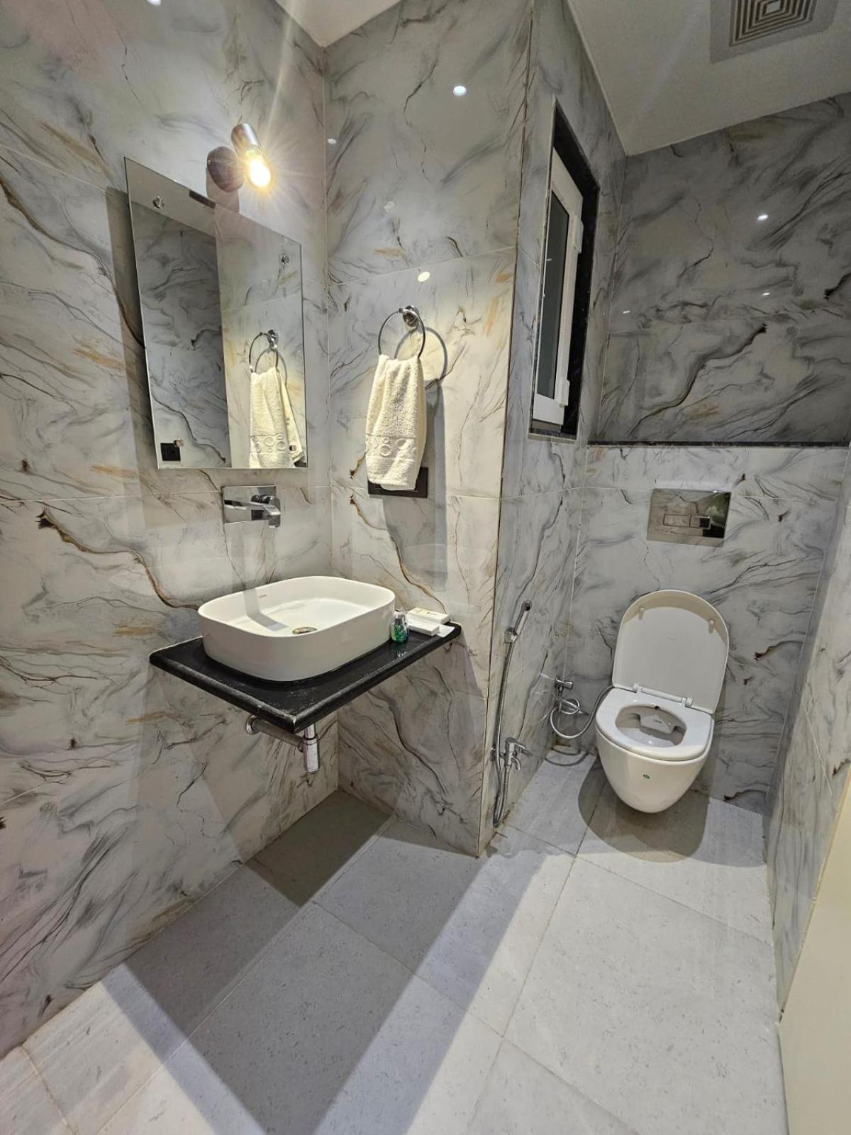 Hotel The Glass House Greater Noida Exteriér fotografie