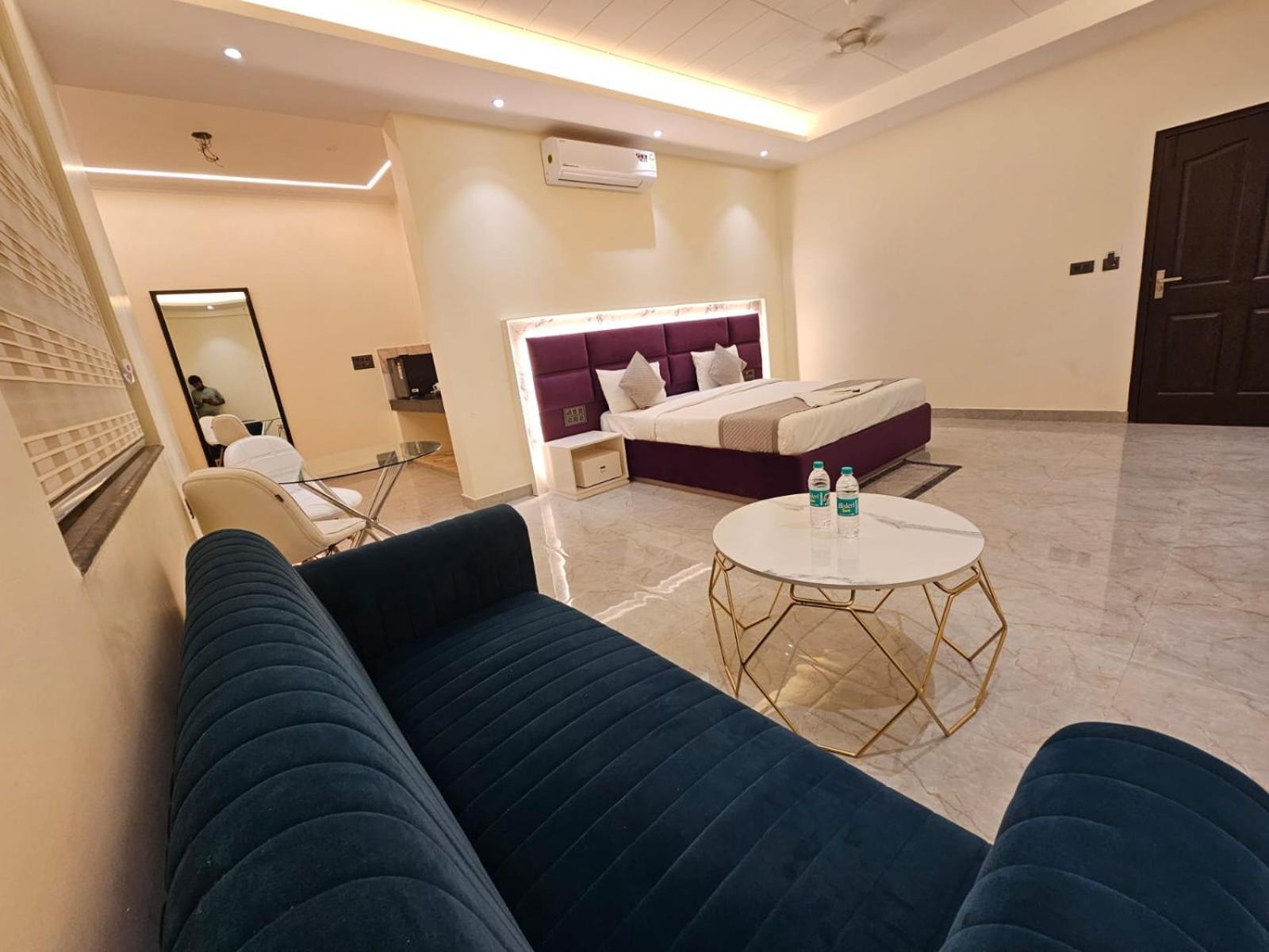 Hotel The Glass House Greater Noida Exteriér fotografie