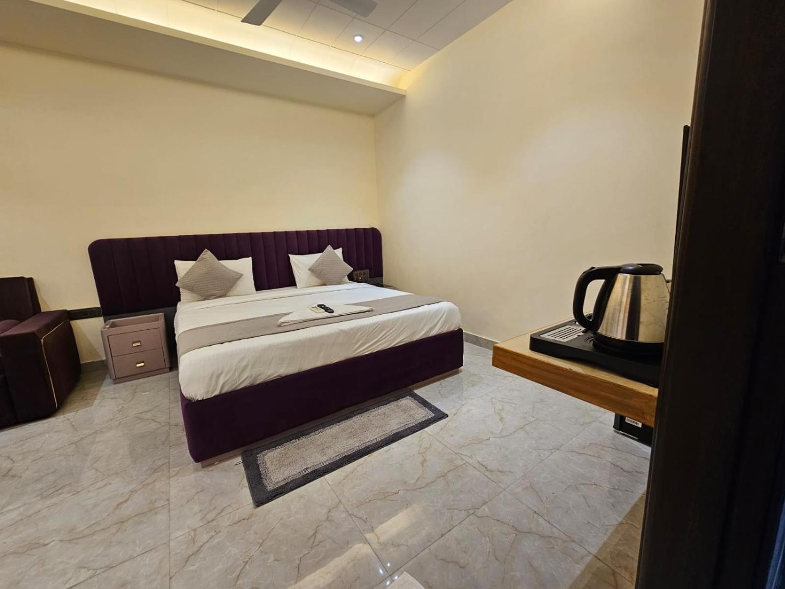 Hotel The Glass House Greater Noida Exteriér fotografie