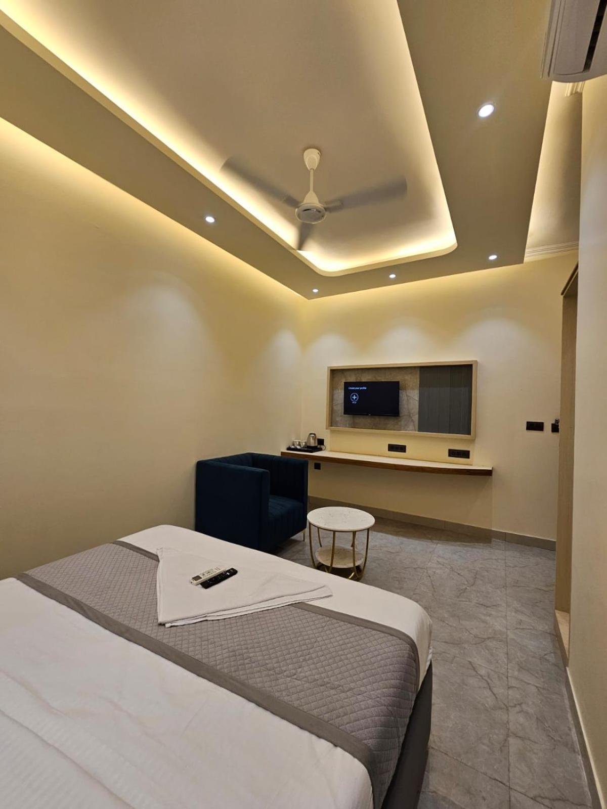 Hotel The Glass House Greater Noida Exteriér fotografie