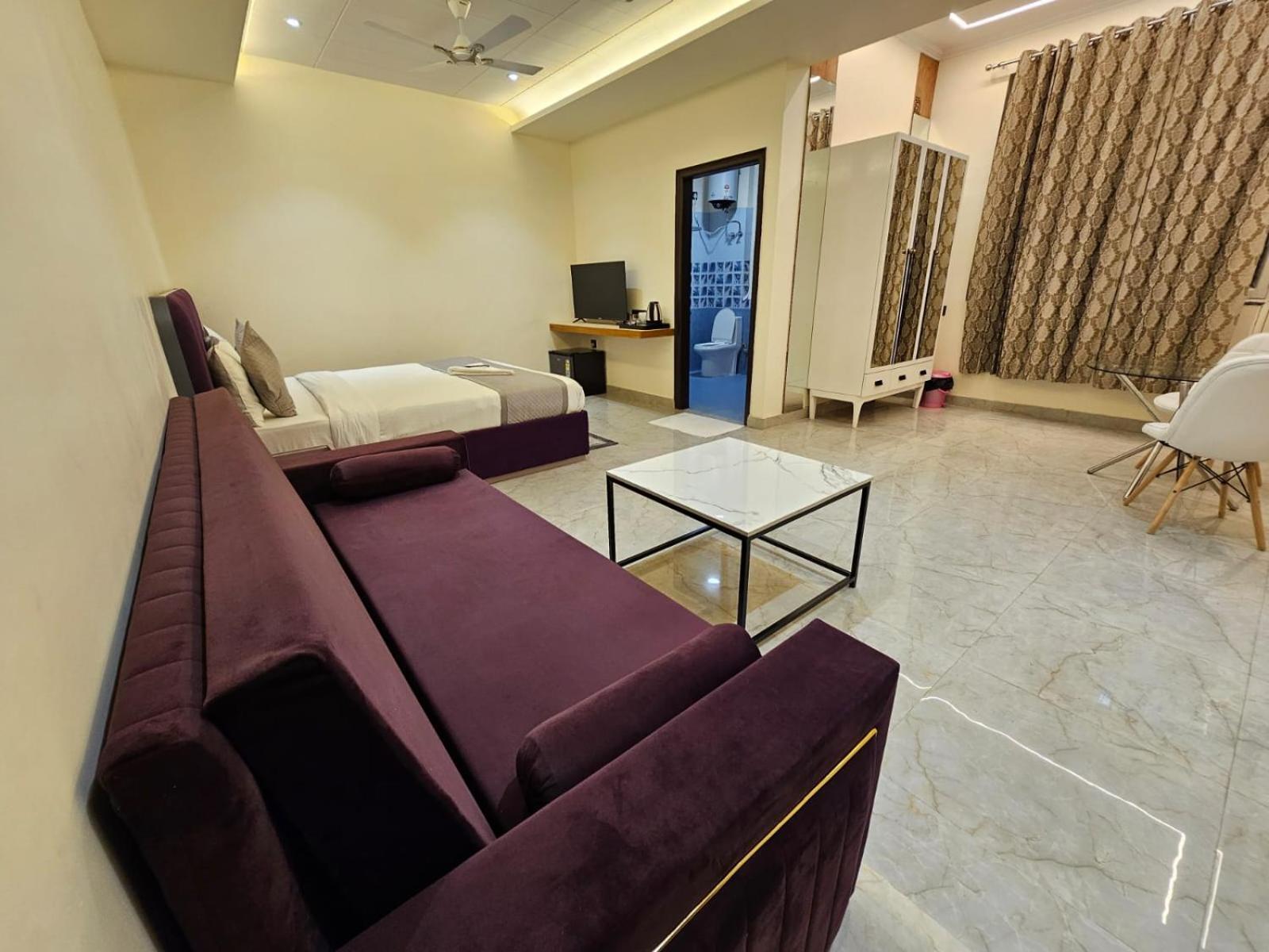 Hotel The Glass House Greater Noida Exteriér fotografie